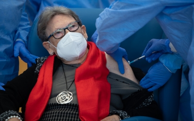 La primera vacuna de Sabadell, el passat 27 de desembre | Roger Benet 